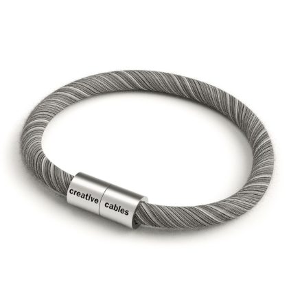 Bracelet with matte silver magnetic clasps and ERC37 cable