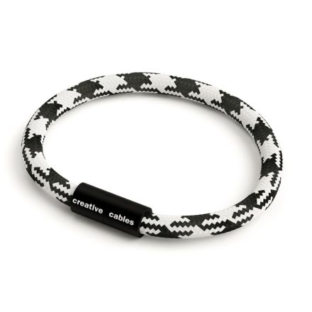 Bracelet with matte black magnetic clasps and RP04 cable