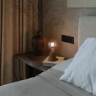 Portable and rechargeable Cabless01 LED lamp with G125 Globe bulb