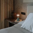 Portable and rechargeable Cabless01 LED lamp with G125 Globe bulb