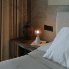 Portable and rechargeable Cabless01 LED lamp with G125 Globe bulb