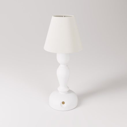 Portable and rechargeable Cabless14 lamp with teardrop-shaped bulb and lampshade
