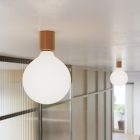 Metal E27 lamp holder for wall or ceiling mounting