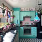 Round ceiling rose – a ceiling rose set with three holes and four side holes, 200 mm