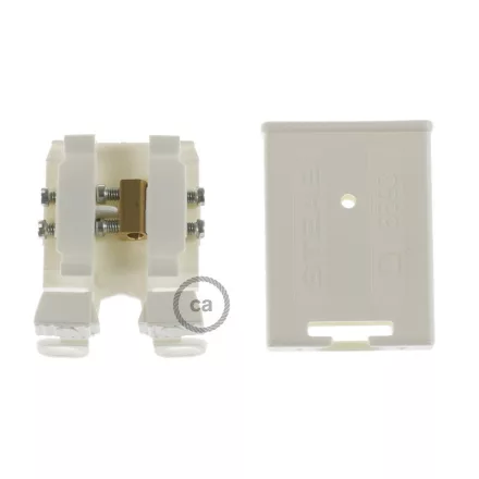  Three-pole terminal connection for Class I devices