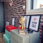 Glossy carbon black and optical white zigzag textile cable – The original Creative-Cables – RZ04 round 2x0.75 mm / 3x0.75 mm