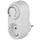 Earthed intermediate socket with dimmer for LED